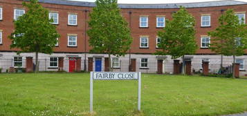 Flat to rent in Fairby Close, Tiverton EX16