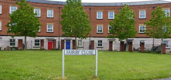 Flat to rent in Fairby Close, Tiverton EX16