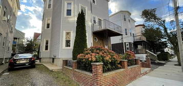 633 Boston Ave Apt 1, Medford, MA 02155