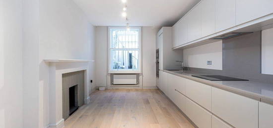 Flat to rent in Devonshire Street, Marylebone W1G