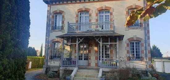 Vente maison 10 pièces 265 m²