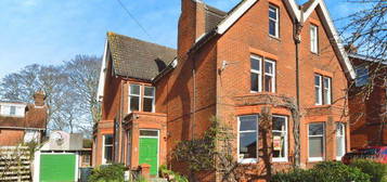 5 bedroom semi-detached house for sale