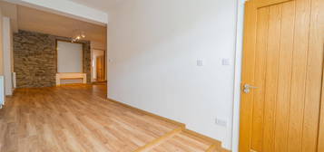 3 bed flat to rent