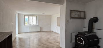 Mehrfamilienhaus mit Potenzial in sonniger und ruhiger Lage mit schönem Fernbli…