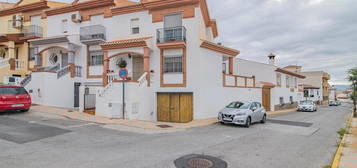 Casa adosada en venta en Miguel Delibes, Padul