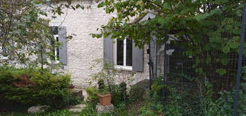 Maison atypique en pierre