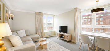 Flat to rent in Chelsea Towers, Chelsea Manor Gardens, London SW3