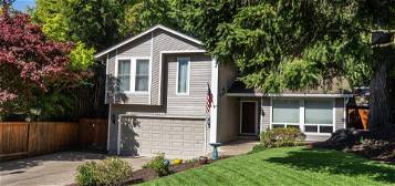 16365 SW Greenland Dr, Tigard, OR 97224
