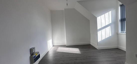 Flat to rent in Victoria Road, Birmingham B33