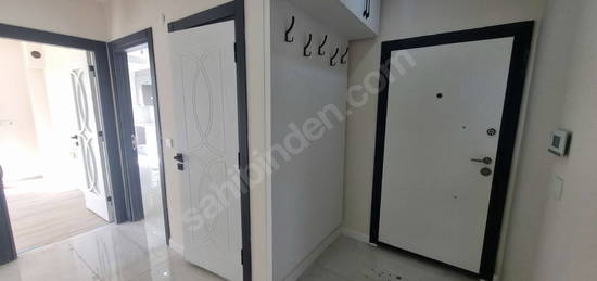 Manavgat'ta Satılık Lüks Ara katta 3+1 Garajlı daire.