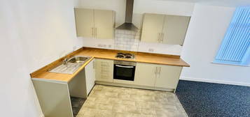 Flat to rent in Sun Street, Stoke-On-Trent ST1