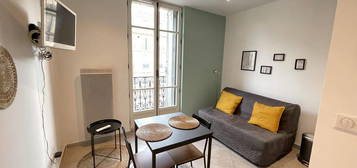 STUDIO RENOVE AVEC BALCON RUE DE LA REPUBLIQUE