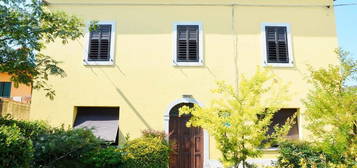 Turriaco:casa singola con giardino e box auto