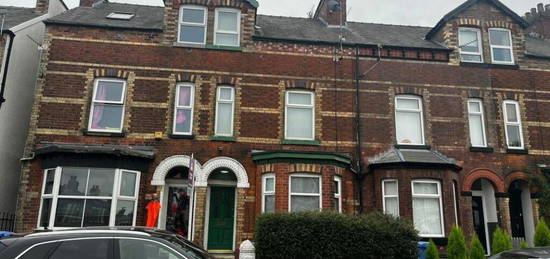 6 bedroom terraced house for sale