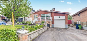 1074 MIDLAND AVENUE, Toronto (Bendale), Ontario