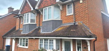 3 bed semi-detached house to rent