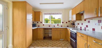 2 bed detached bungalow for sale