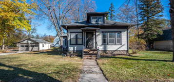 112 W  Hines St, Midland, MI 48640