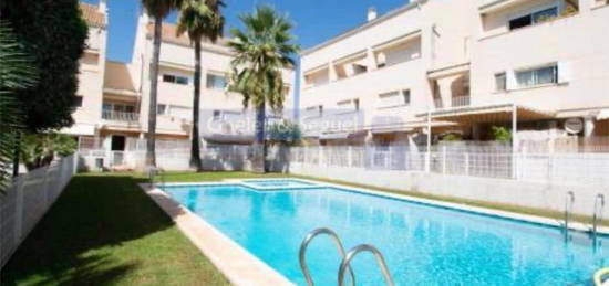 Casa adosada de alquiler en Carrer de Clara Campoamor, 20, Almenara