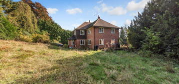 4 bed detached house for sale