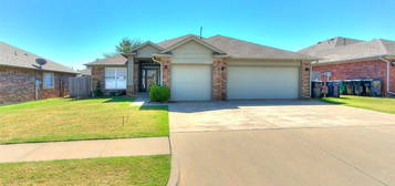 10704 NW 32nd St, Yukon, OK 73099