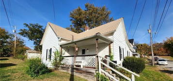 315 NE 1st St, Paoli, IN 47454