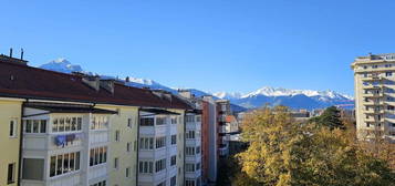 sanierte 2-Zimmerwohnung mit Weitblick / WG geeignet