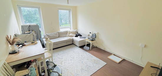 Terraced house to rent in Poplar, London E14