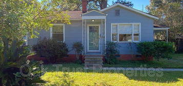 1173 Camden St, North Charleston, SC 29405