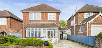 3 bed detached house for sale