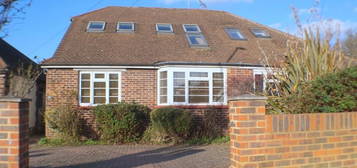 3 bedroom semi-detached house to rent