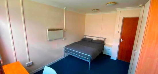 1 bedroom flat share