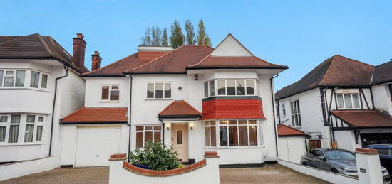 7 bedroom detached house