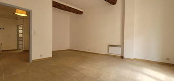 Appartement  à louer, 3 pièces, 2 chambres, 67 m²