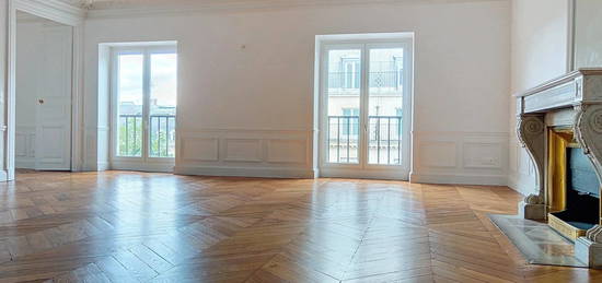 Location appartement 5 pièces 181 m²