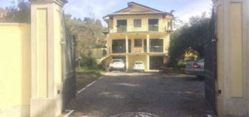 Villa all'asta in via delle Viole