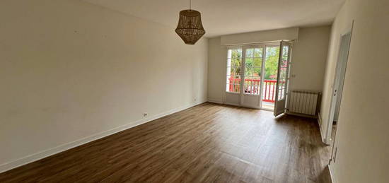 Appartement  à vendre, 3 pièces, 2 chambres, 65 m²