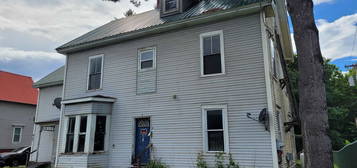 427 Main Street, Lyndonville, VT 05851