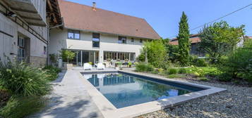 Magnifique propriété Piscine et grand jardin, dépendance, maison amis