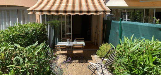 Vends studio Rez de jardin 300m de la plage six fours les plages -le Brusc