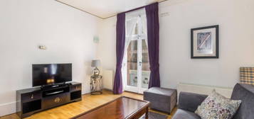 Flat to rent in Artillery Mansions, 75 Victoria Street, Westminster, London SW1H