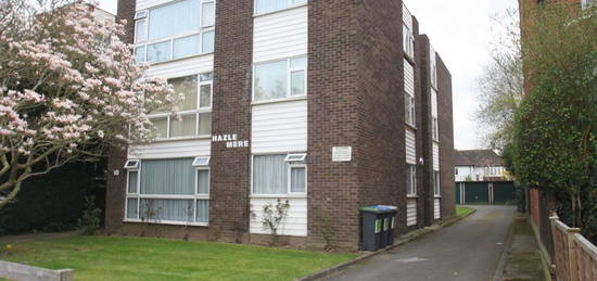 Flat to rent in Hadlow Road, Sidcup DA14