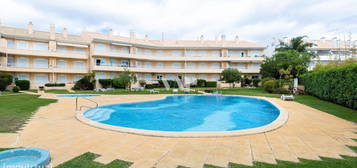 Apartamento T2 para venda em Vilamoura com vista piscina