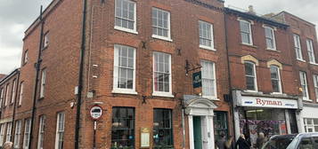 Flat to rent in East Street, Chichester PO19