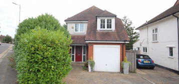 3 bed detached house to rent