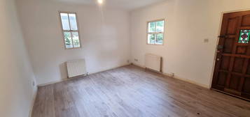 Studio to rent in Station Road, Redhill RH1