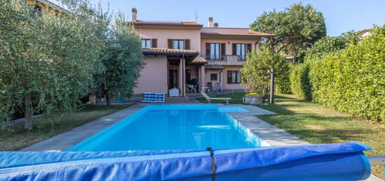 Villa unifamiliare, ottimo stato, 422 m², Centro, Passignano sul Trasimeno