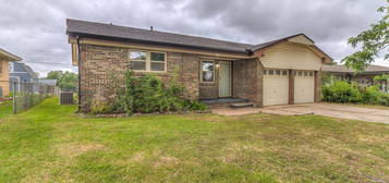 2006 Ronald St, Yukon, OK 73099