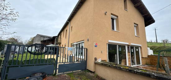 Pour Amoureux de la nature maison avec piscine, idéal chevaux, Elevage canin ou Pension Canine