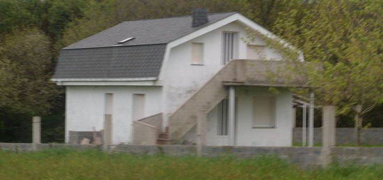 Chalet en calle Sabugueiro en Barreiros